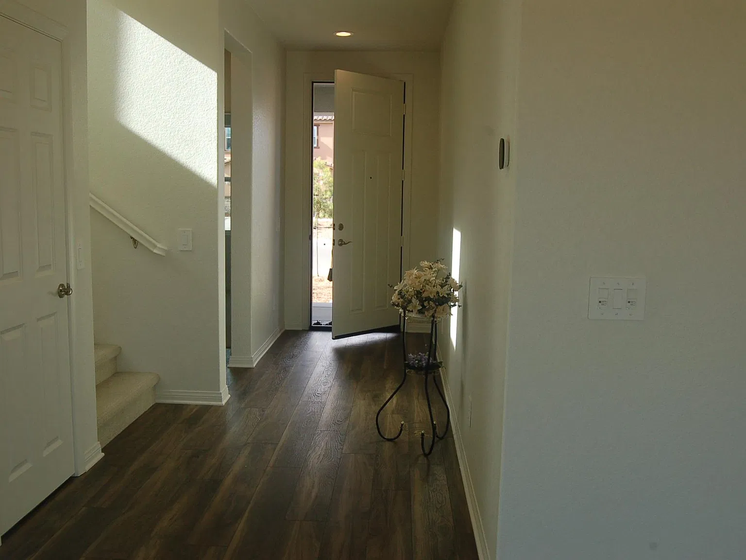 4 bed, 2219 sqft, $3,600 — Photo 3