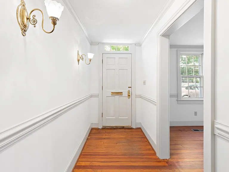 1307 Caroline St — Photo 3