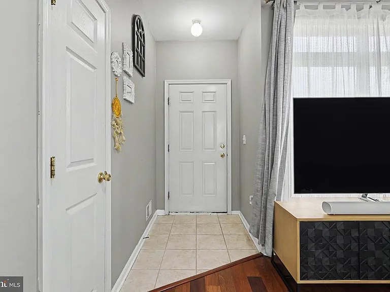 16 Shelley Cir — Photo 6