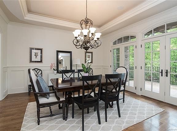 3rd image of 913 Arborfield Dr
