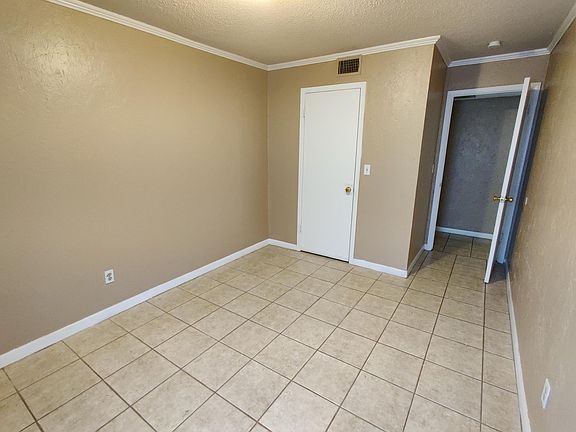 3rd image of 2150 W Brooks St APT A