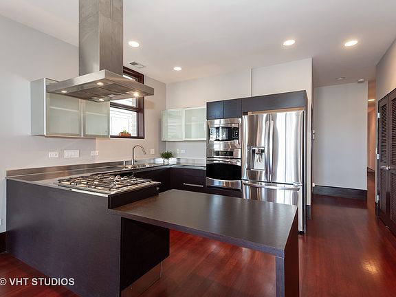 3rd image of 1927 W Potomac Ave #2E