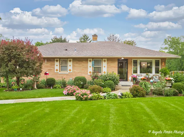 2505 N McAree Rd, Waukegan, IL 60087
