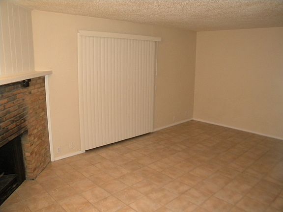 2nd image of 119 Highland Park Ct