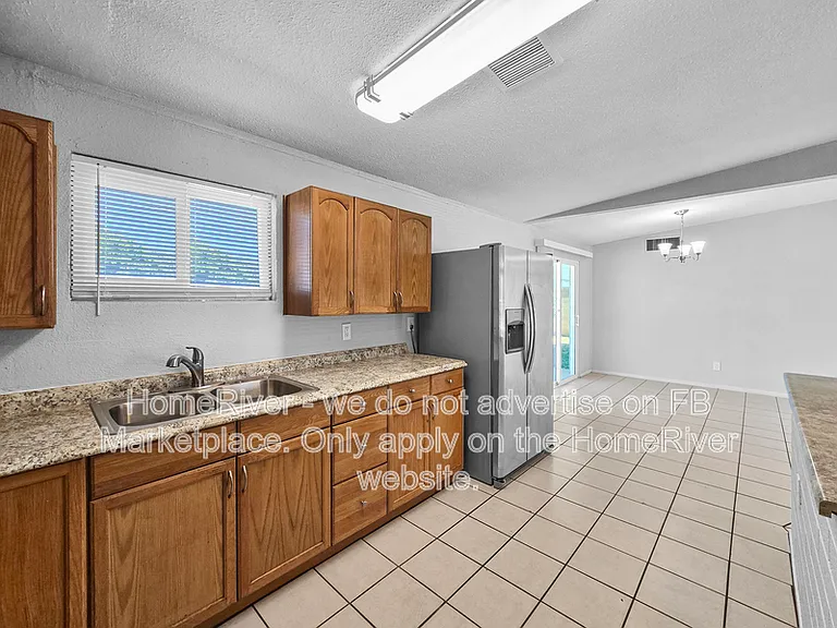 6019 N 32nd Dr — Photo 8