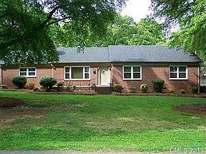 1st image of 3024 Imperial Dr