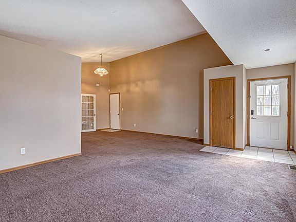 5th image of 2009 Monarch Dr