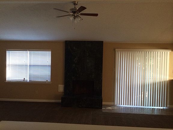 383672 Familyroom_09062014