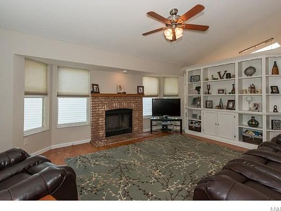 2nd image of 460 Seton Hall Ct