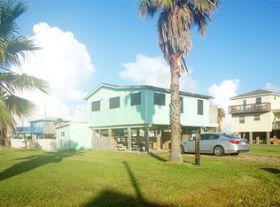 301 Driftwood Ct, Surfside Beach, TX 77541