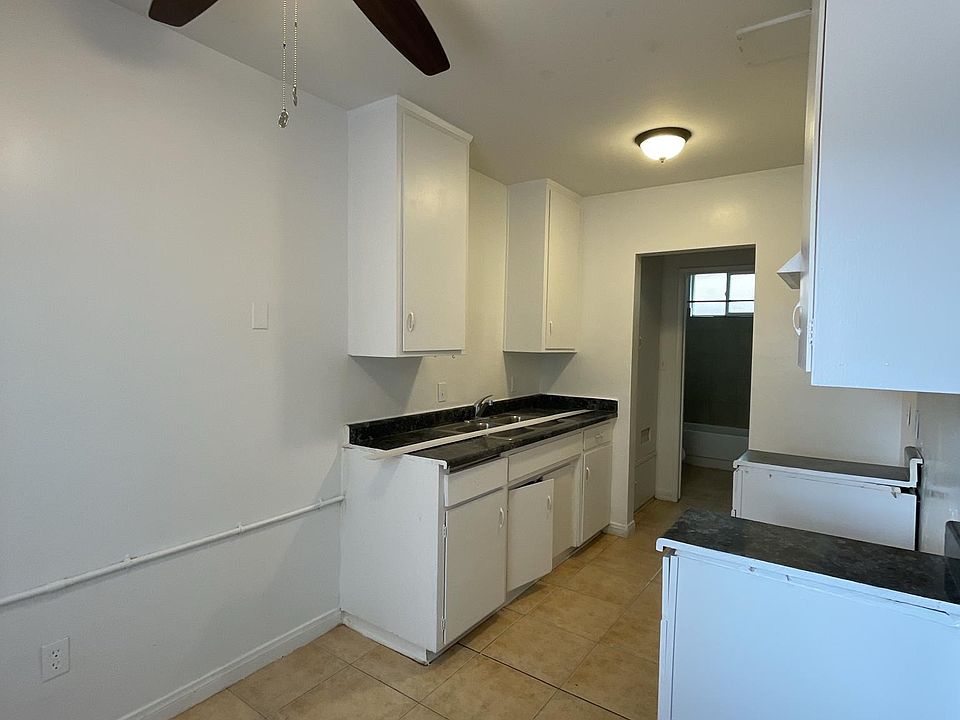kitchen bedroo
