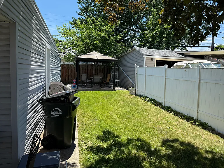2701 Lincoln Ave — Photo 6