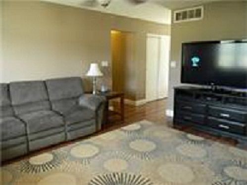 5th image of 2318 Chapel Dr