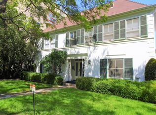 446 N Oakhurst Dr APT 205, Beverly Hills, CA 90210