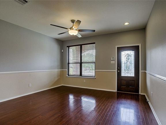 4th image of 2101 Woodway Dr