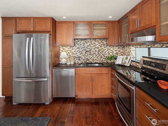 4th image of 1101 Seneca Street #801