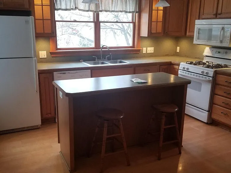 124 Valley Ave SW — Photo 4