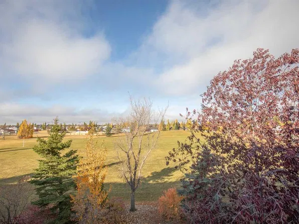 260 W Duston St #304, Red Deer, AB T4R 3G5