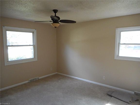 5th image of 1413 Wayside Dr