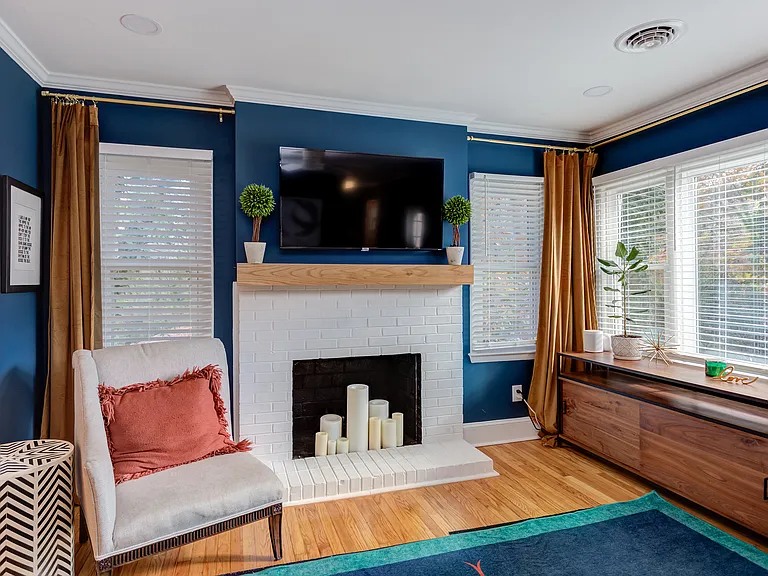 2606 Wade Ave — Photo 9