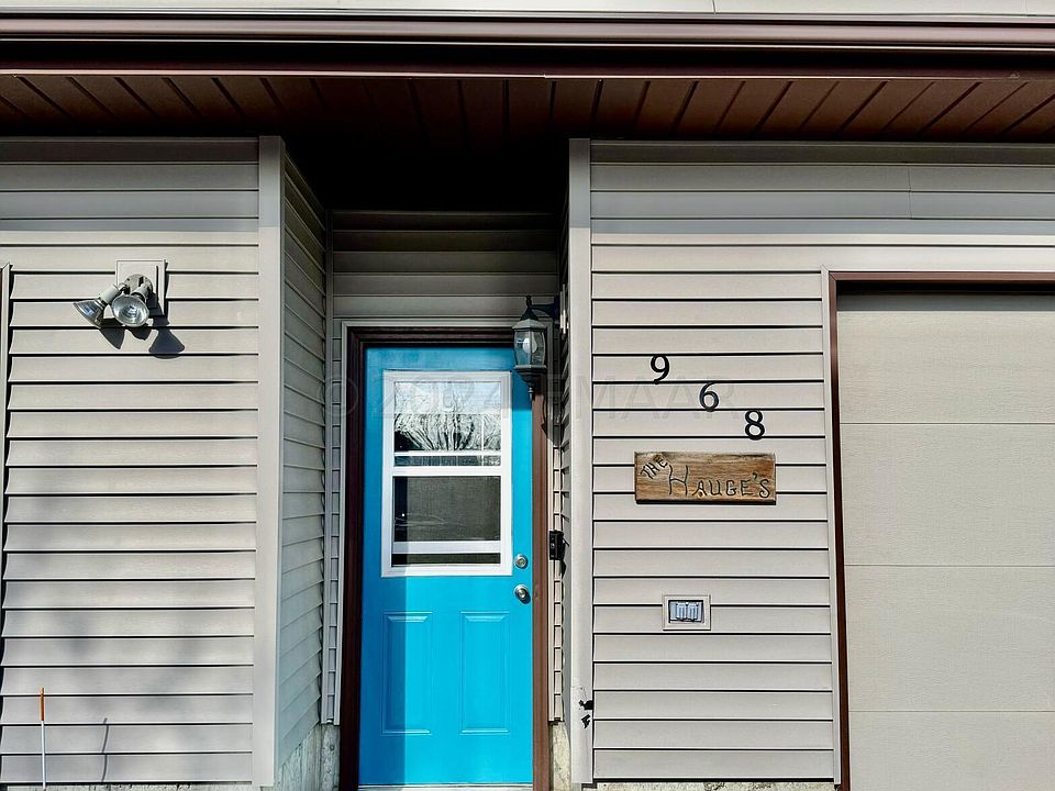 1st image of 968 4th Ave W