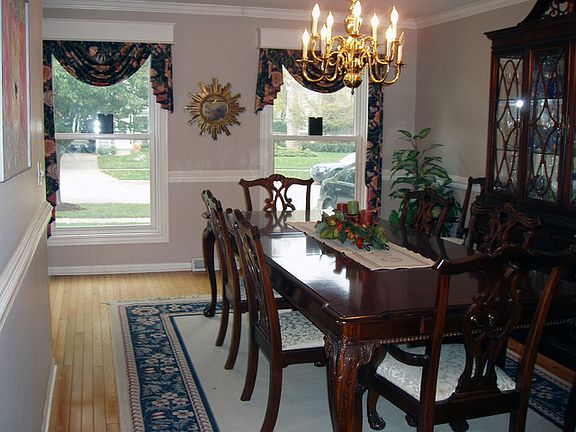 4th image of 1053 Tamarack Ln