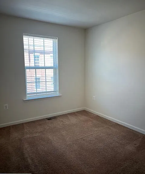 10608 Eastland Cir — Photo 18