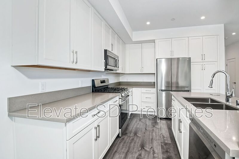 1st image of 3434 Wilshire Ter