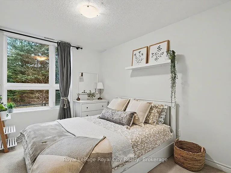 1284 Gordon St #120 — Photo 16