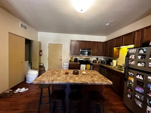 429 E Burlington St, Iowa City, IA 52240