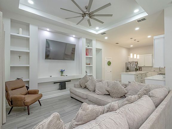 4th image of 1608 Fresnillo Dr