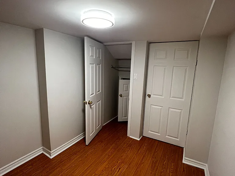 85 Watkins Glen Cres #LOWER — Photo 8