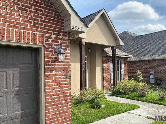 2nd image of 23047 Arcwood Dr