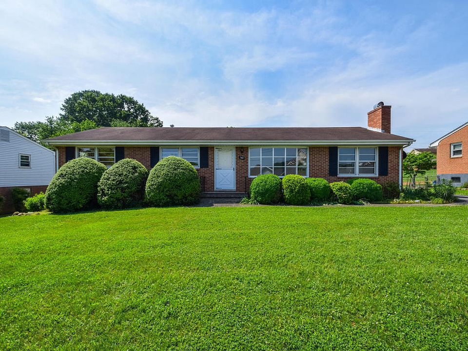 1st image of 747 Plantation Cir
