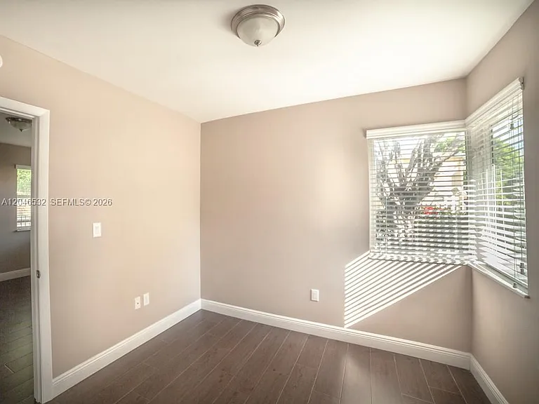 500 SW 9th Ave #1 — Photo 2