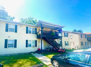 303 Pyott Rd APT 102, Lake In The Hills, IL 60156