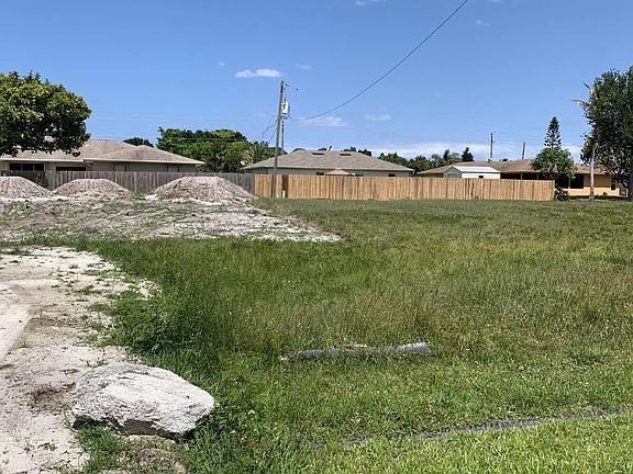 5th image of 582 SE Damask Avenue