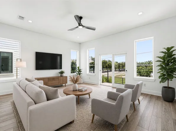 944 Homer St, Houston, TX 77091