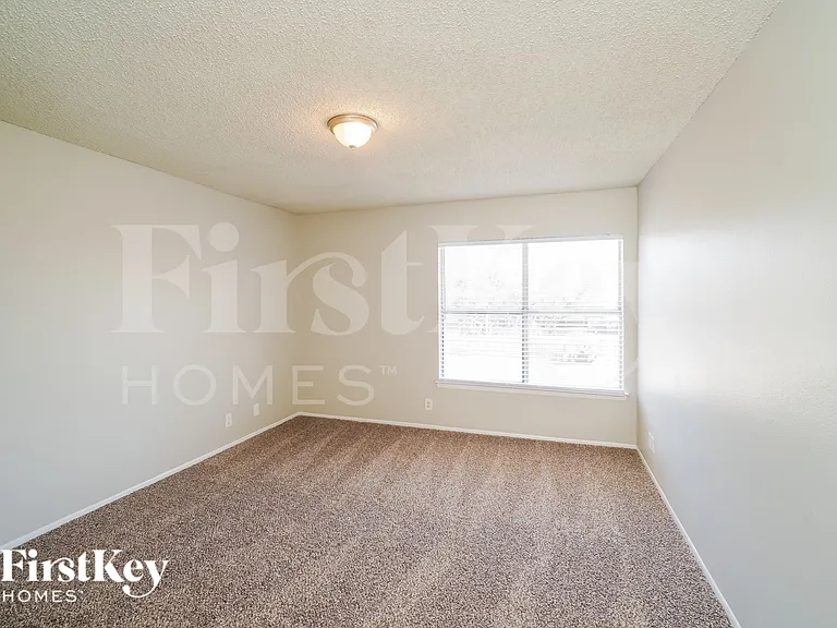 14219 N Hills Village Dr — Photo 11