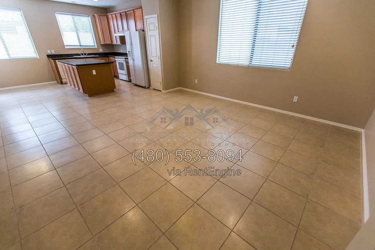 3 bed, 2.0 bath, 1294 sqft, $1,850 — Photo 4