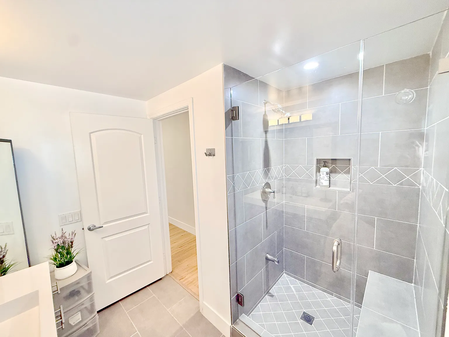 Studio, 500 sqft, $3,000 — Photo 4