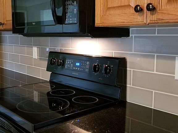 5th image of 2330 Red Apple Dr