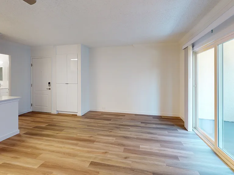 Eight 80 Newport Beach — Photo 71