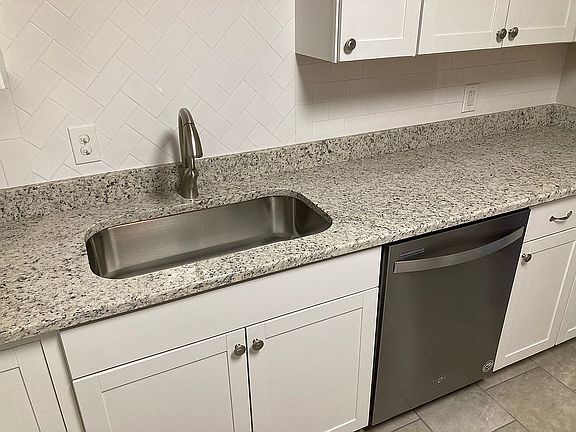 5th image of 11308 Hillwood Dr SE