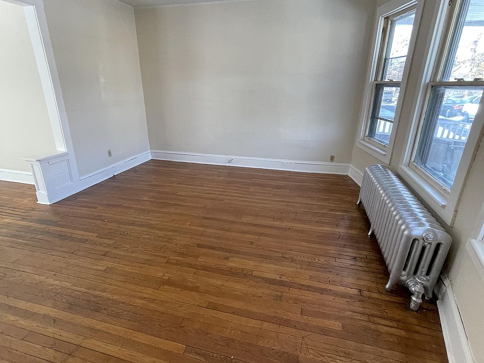 1st image of 276 Yates St #1