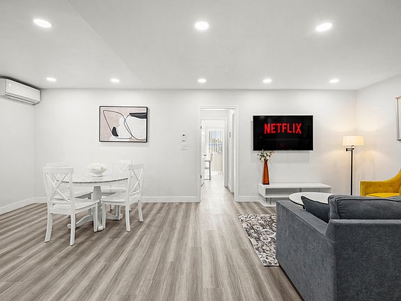 2nd image of 2615 Lake Ave APT 1