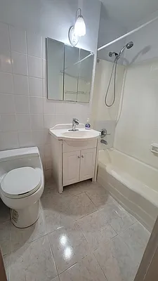 Rented by ONE Manhattan Real Estate | media 2