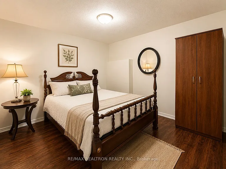 13 Aurora Heights Dr #BASEMENT — Photo 9
