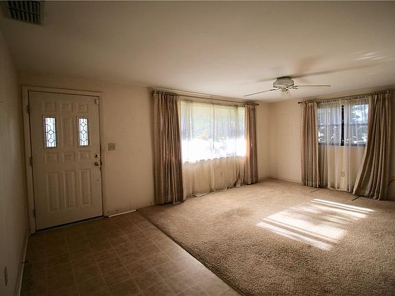 4th image of 3031 Willow Ave