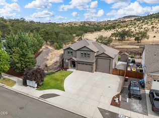 4401 Vista Pointe Dr, Medford, OR 97504